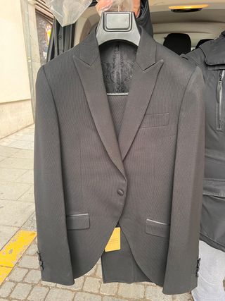 Traje de hombre negro y Gris