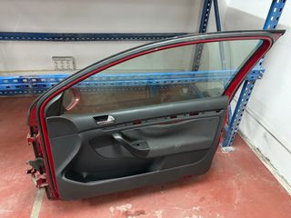 Puerta coche de un Golf V Berlina