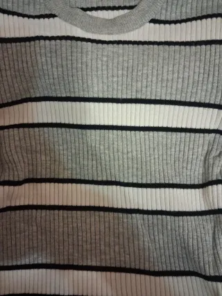 Jersey Bershka rayas gris blanco talla S