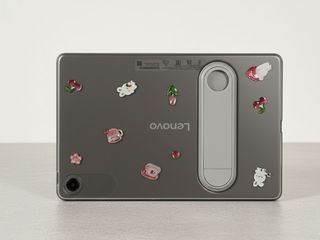 Tablet Lenovo Gris con Funda Soporte