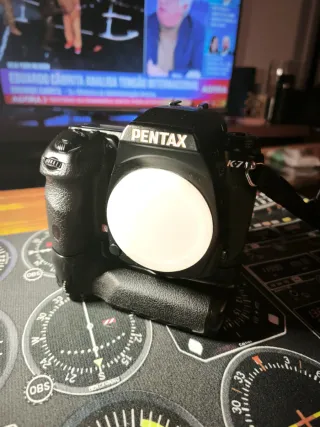 Câmera Pentax K7 Preta + punho Grip