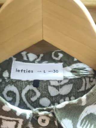 Camisa verde y blanca estampada talla L