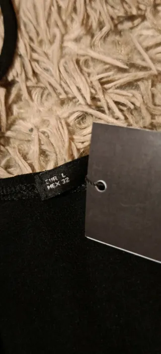 Top lencero negro con encaje