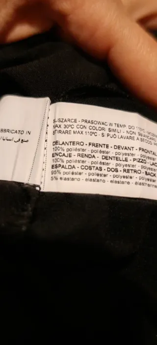 Top lencero negro con encaje