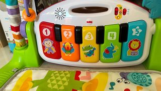 Gimnasio Piano Pataditas FISHER-PRICE  0-36m