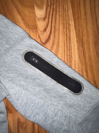 Sudadera Nike Tech Gris