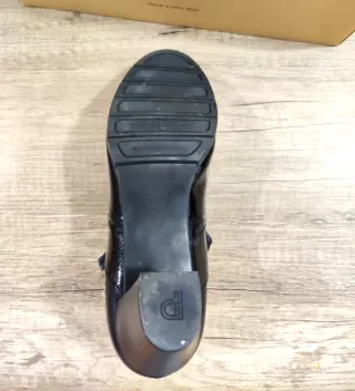 Zapatos de tacón negros charol