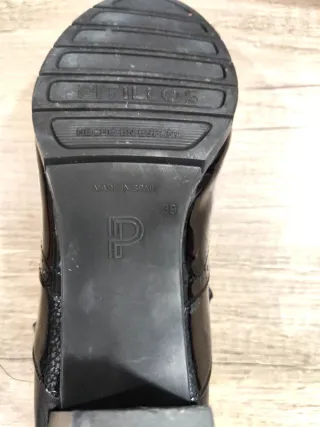 Zapatos de tacón negros charol