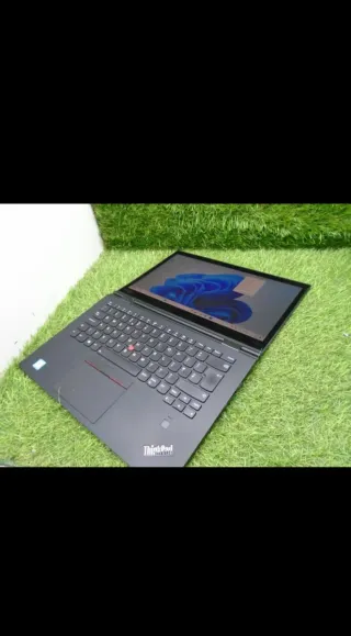 Portátil Lenovo Pro Intel Core i5