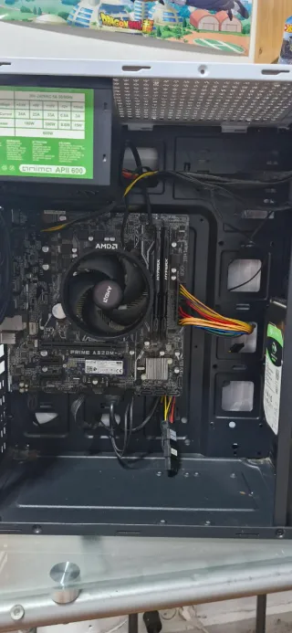 PC Escritorio Ryzen 5 Pro 3400G 256GB SSD 8gb ram