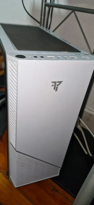 PC Escritorio Ryzen 5 Pro 3400G 256GB SSD 8gb ram