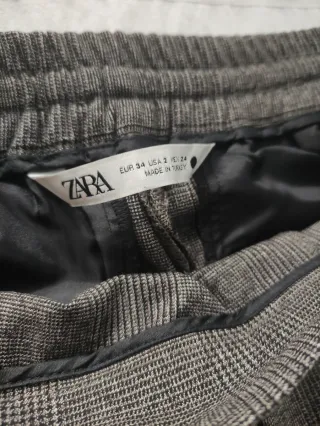 Pantalón jogger cuadros Zara