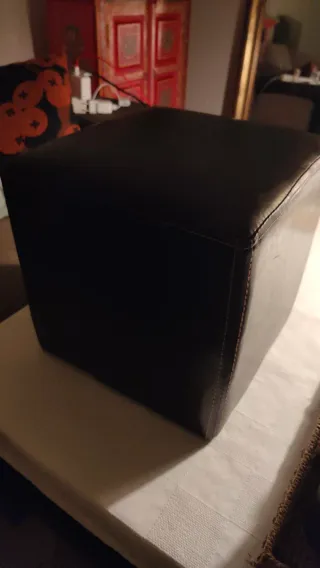 Puf cuadrado piel sintética marrón