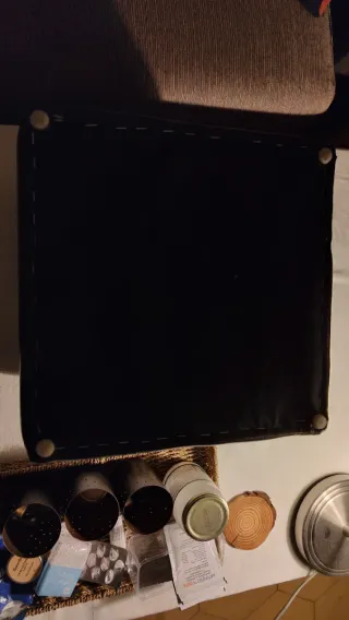 Puf cuadrado piel sintética marrón