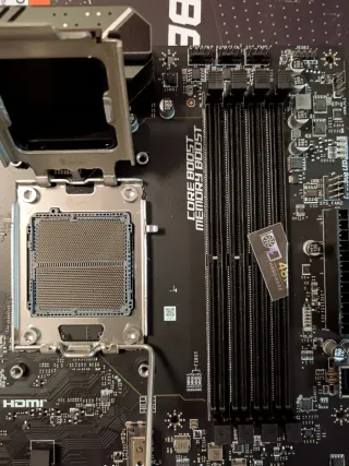 MSI B650 GAMING PLUS WIFI Placa Base