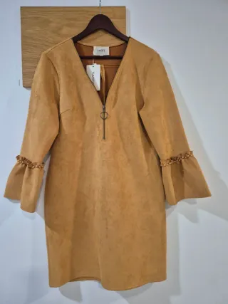 Vestido mostaza XL con cremallera y volantes