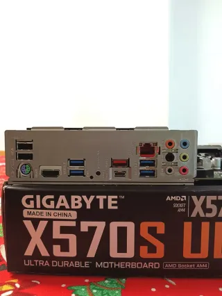 Gigabyte X570 S UD Placa Base