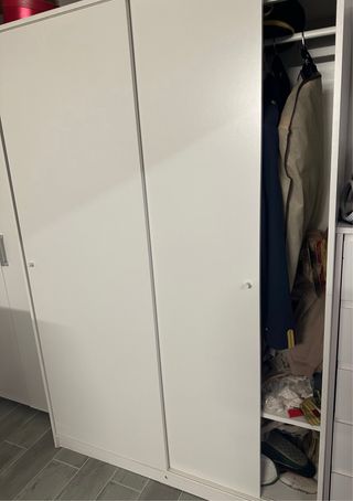 Guardaroba con porte scorrevoli