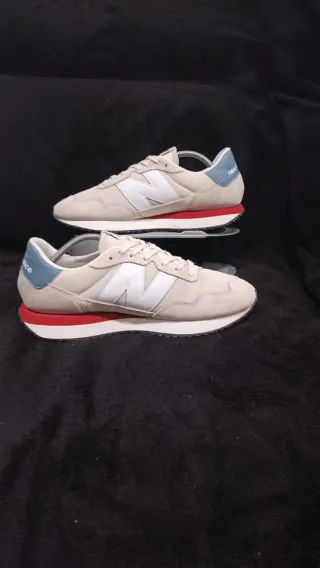 New Balance 237 Beige talla 44