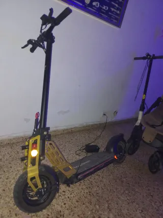 Patinete Eléctrico Ecoxtreme Dorado