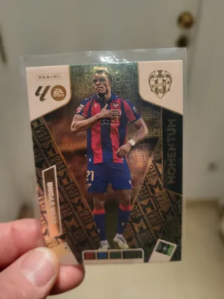 Carta Panini Adrenalyn XL Momentum Etta Eyong