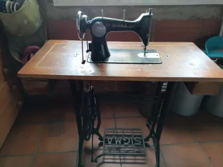 Máquina de coser Sigma antigua