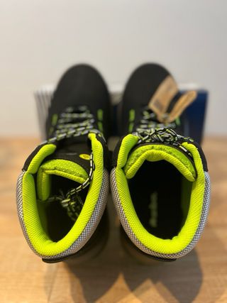 Botas de seguridad Anibal negras y verdes