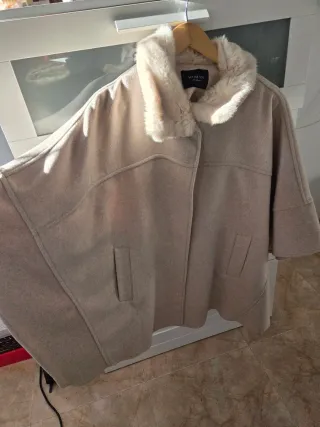 Capa beige El Corte Inglés talla única