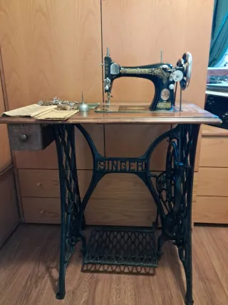 Máquina de coser Singer antigua
