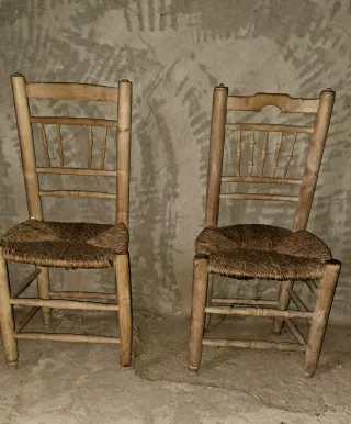 Conjunto de 12 sillas antiguas de enea