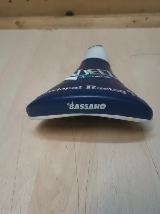 Sillín Vuelta Pro Racing Azul/Blanco