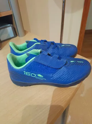 Zapatillas fútbol sala niño talla 33.SIN ESTRENAR