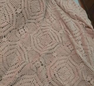 Colcha ganchillo artesanal beige