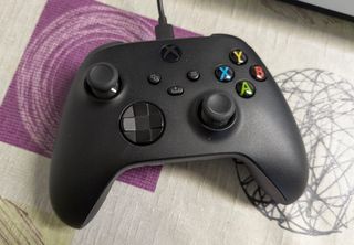 Xbox One S 1TB + Mando Nero