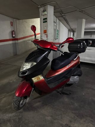 Kymco Bet&Win 250cc Roja