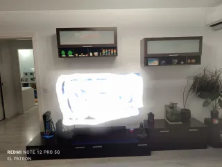 Mueble TV y 2 módulos colgantes