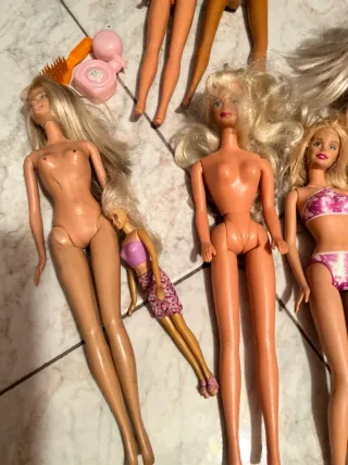Lotto Bambole Barbie e Accessori