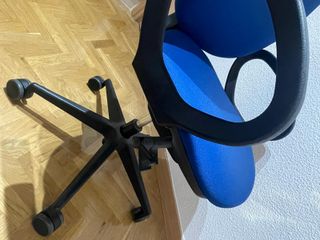 2 SILLAS DE ESCRITORIO ERGONOMICAS Y GIRATORIAS