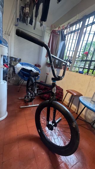 Bicicleta BMX Negra