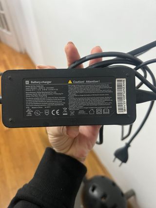 Patinete Xiaomi Eléctrico + cargador + casco