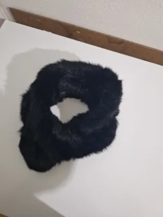 Bufanda. Cuello negra de pelo sintético