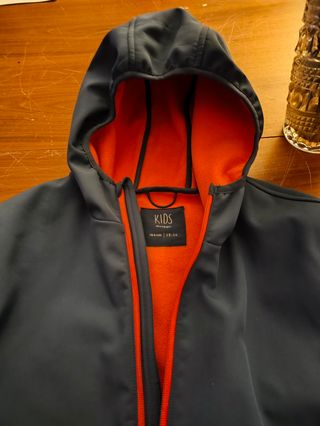 Chaqueta cortavientos , forro polar