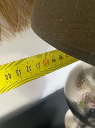 Lámpara de mesa metal y tela marrón