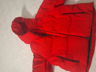 Utilizado en 3 ocasiones. Tejido transpirable e