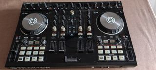 Controlador DJ Native Instruments Traktor S4 MKII