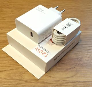 Caricabatterie rapido universale 120W con cavo USB-C