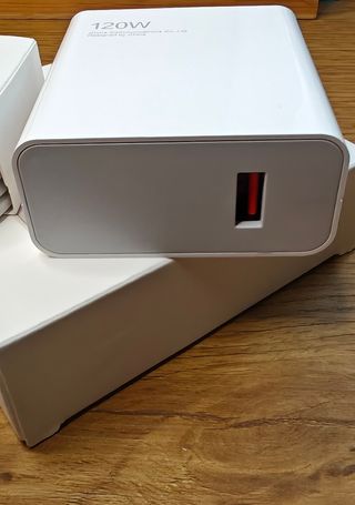 Caricabatterie rapido universale 120W con cavo USB-C