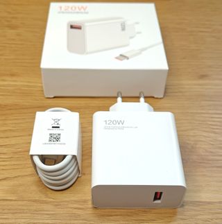 Caricabatterie rapido universale 120W con cavo USB-C