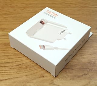 Caricabatterie rapido universale 120W con cavo USB-C