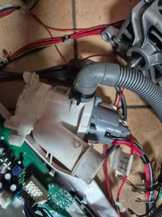 Motor lavadora Haier, placa y componentes